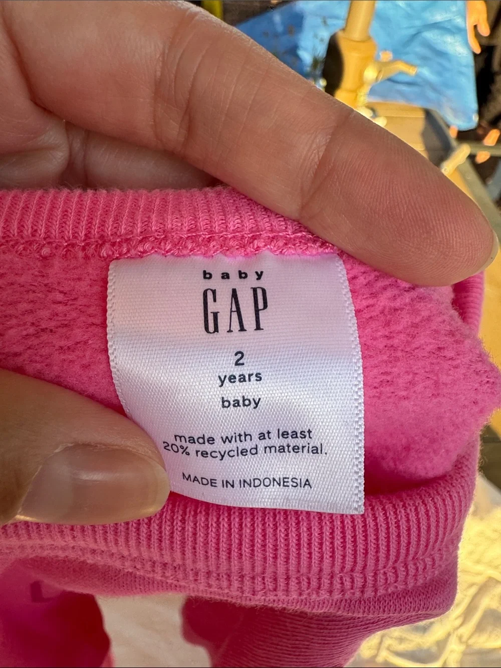 GAP bright pink